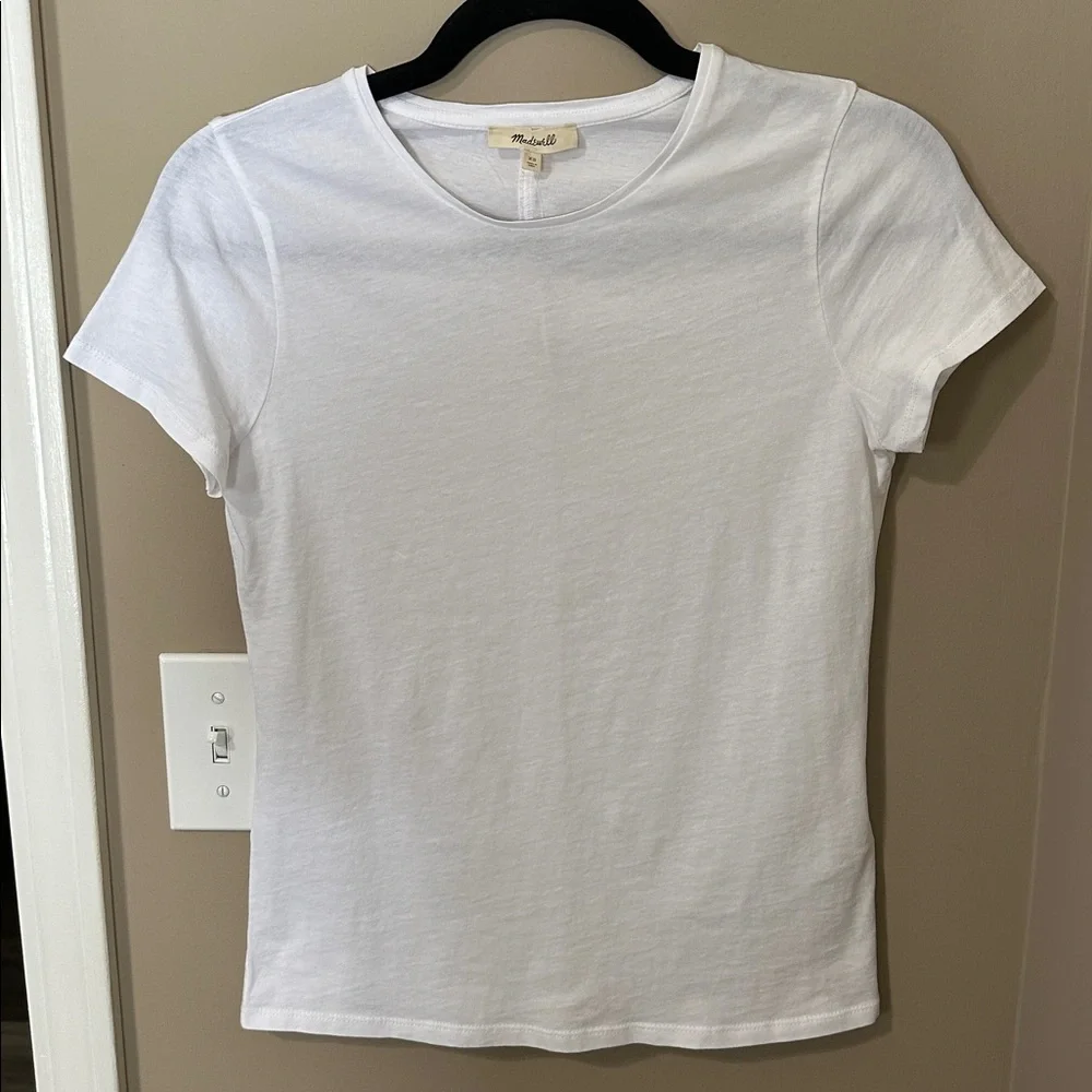 Madewell Essential Slim Tee in White Lightweight Cotton - Picture 6 of 8